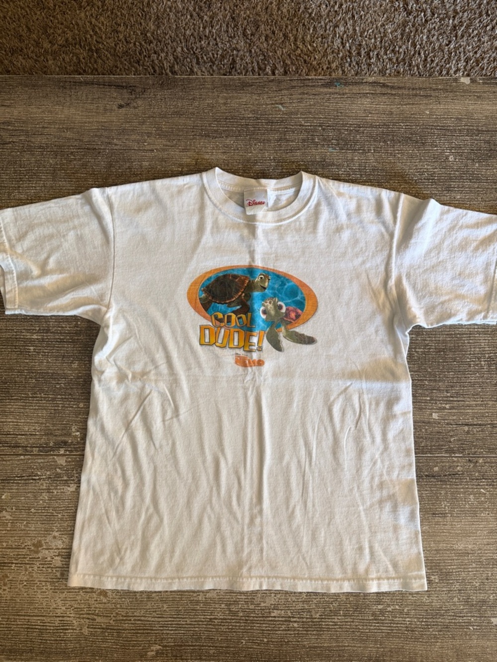 Disney Pixar vintage Finding Nemo crush and squirt graphic t shirt